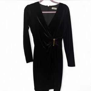 Calvin Klein women’s velvet side bar trim dress